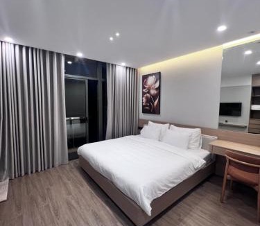 Long Beach Apartment | SunQ Haven in Meyhomes