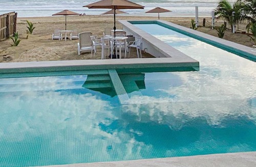 Zihuatanejo Hotel | Superior Queen size bedroom