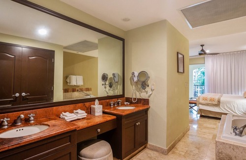 Flamingos Resort | Surrender to Sunsets, Surf, and Sophistication at Villa Del Palmar Flamingos