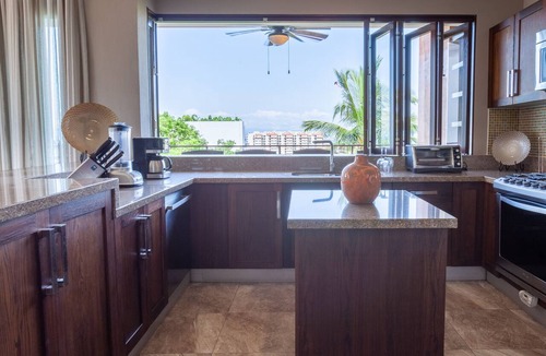 Romantic Zone Condo | Sweeping Banderas Bay Views, Rooftop Pool & Bar - Residences by Pinnacle Unit 20