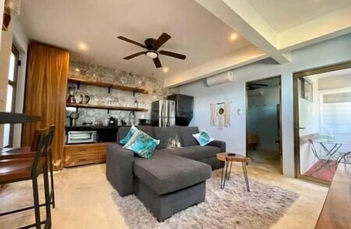 La Gloria House | Sweet cozy condo by the beach and beach clubs