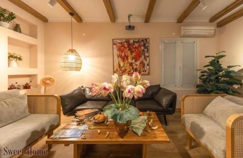 French Quarter Apartment | Sweet Home - 4 bed - home cinema central spacious