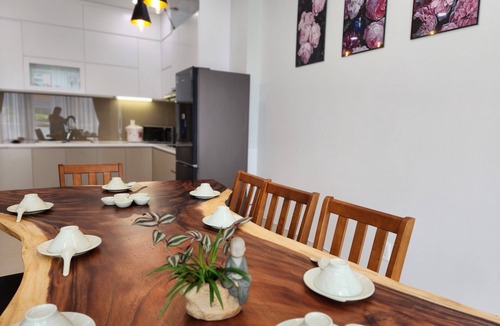 Korean Industrial Zone Apartment | SWEET LUXURY SHOPHOUSE/POOL/8 BEDS/NEAR AIRPORT