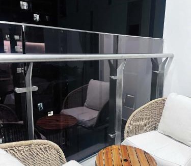 District 9 Apartment | T&T stay MCP A 2BR 2WC Free Gym,Pool