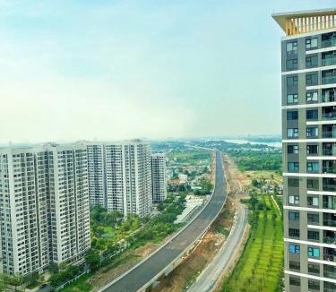 District 9 Apartment | T&T stay MCP A 2BR 2WC Free Gym,Pool