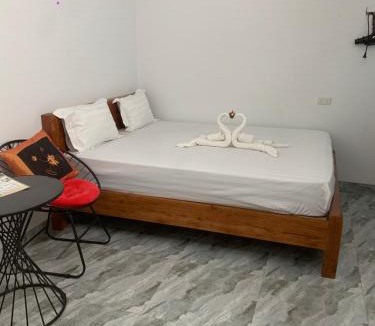 Hoa Lu Hostel | Tam Coc White Swan Homestay