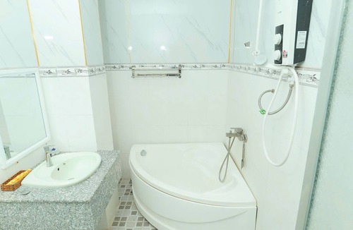 Ca Mau Hotel | Thanh Nhan 1 Hotel Ca Mau - by BAYLUXURY