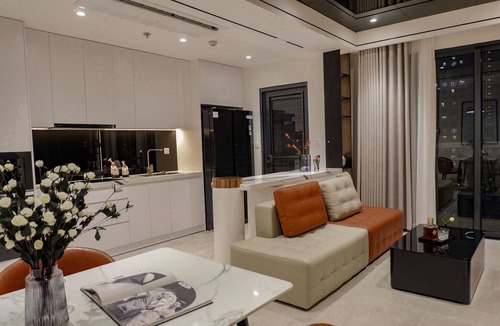 District 8 Apartment | The Antonia - Cozy & Modern Apartment
