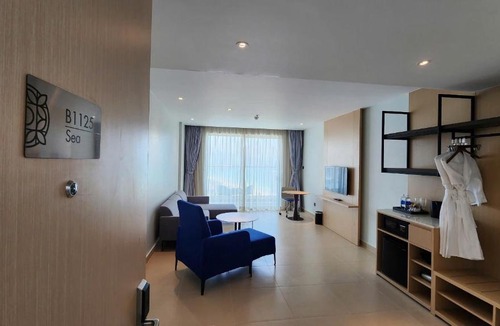 Tran Phu Beach Resort | The Arena Cam Ranh Beachfront Condotel