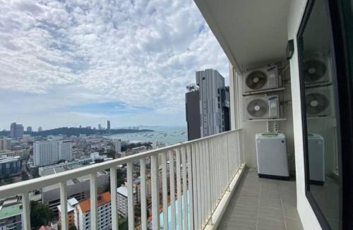 Central Pattaya Apartment | the base central pattaya