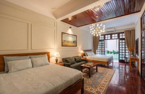 Đien Bien House | The Gallery House - 4 BR & 5 baths - 5' to Old Quarter & Train street