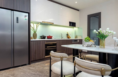Lang Ha Apartment | The Gloria Serviced Apartment by Silk Path