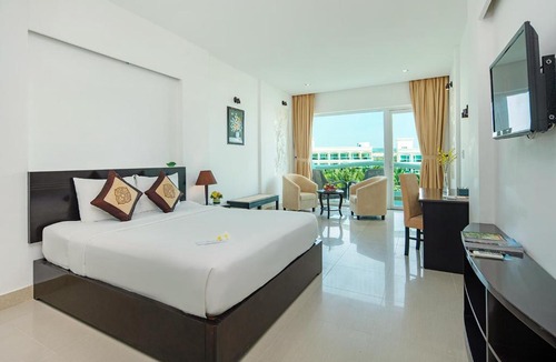 Old Quarter Resort | The Sailing Bay Beach Resort