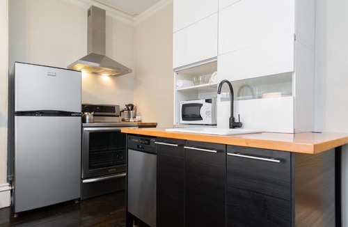 Shawmut Apartment | The Upton