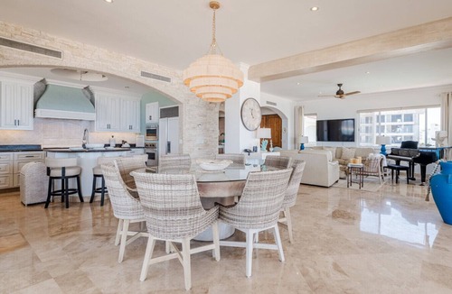 Zona Hotelera Condo | Tortuga Bay 3BR Beachfront Condo in San Jose