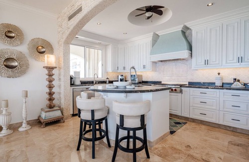 Zona Hotelera Condo | Tortuga Bay 3BR Beachfront Condo in San Jose