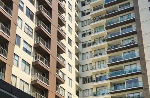 Ampliacion Granada Apartment | Traditional Apartment Vive Grand by Kukun