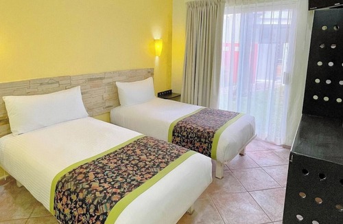 Juarez Hotel | Traditional-Style Room Close to Shops & Restaurants – Walk Everywhere
