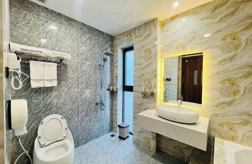 District 12 Hotel | Tran Long District 12