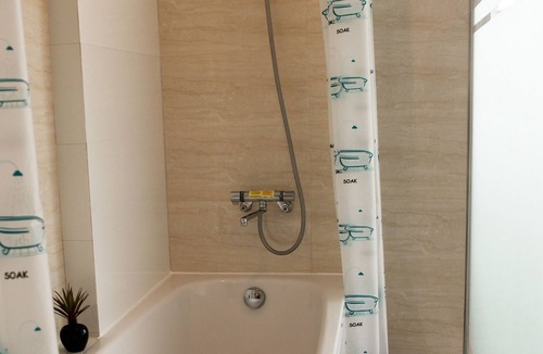 Hang Buom Apartment | Tran Suites - Serviced Apartment - Free laundry - Hanoi Old Quarter