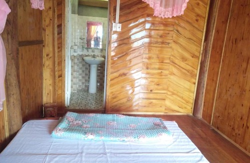 Nam Mau Bed & Breakfast | Tran Xuan Homestay Ba Be Village