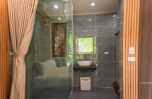 Hoa Lu Hotel | Trang An Freedom Hood