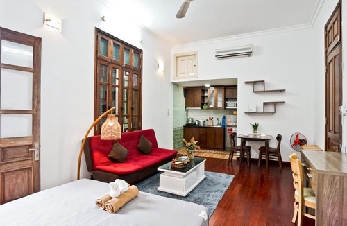 Truc Bach Apartment | Tranquil apartment near Truc Bach lake Central Hanoi