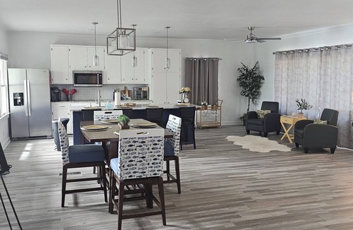 Eufaula House | "TRANQUILITY" A LAKEFRONT RETREAT ON LAKE EUFAULA