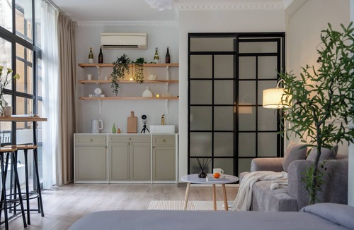 French Quarter House | Tranquille Homestay,4 BRS,2 Minutes to Hoan Kiem Lake, Ha Noi.