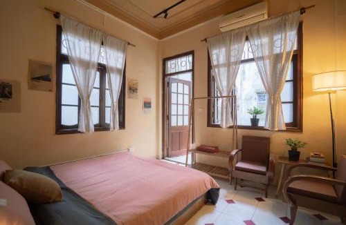 Doi Can Apartment | Treelings Coffee & Home Villa 4 Bedrooms , Old Quarter, Food Street
