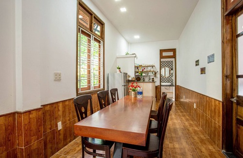 Thuy Xuan Villa | Triple Room with Hill View(03 people)