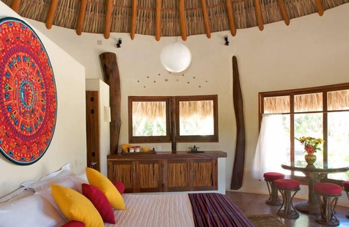 Barra de Potosi Villa | Tropical Beachfront Beauty in Barra de Potosi