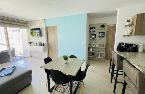 Cerritos Condo | Tropical Condo - Close to Beach and Waterpark!