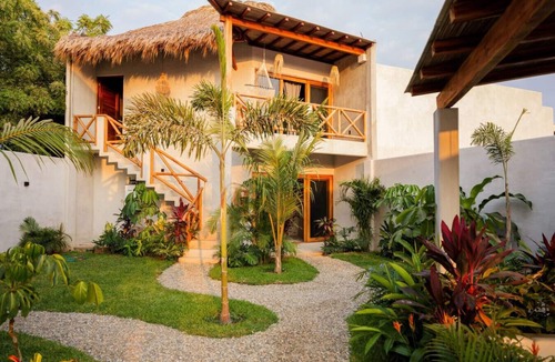 Barra de Colotepec House | Tropical Oasis, Jacuzzi, Pool, AC, Casa Mochila