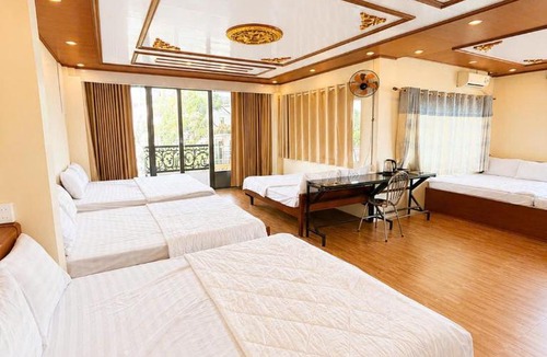 Nui Sam Hotel | Trung Hiếu Hotel - bên cạnh Miếu Bà Chúa Xứ