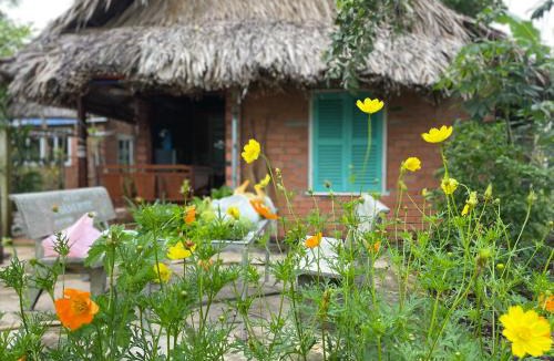 Ben Cau Ski Chalet | Ty Phu Miet Vuon Homestay - Entire Bungalow