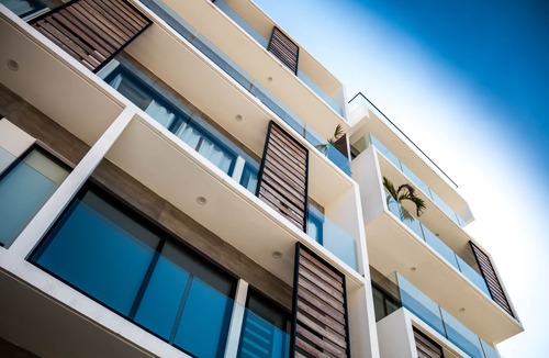 Centro Condo | ULTRA LUXURY 2BR/2BTH + DEN HUGE SUITE | DOWNTOWN | 5 MINUTE WALK TO THE BEACH