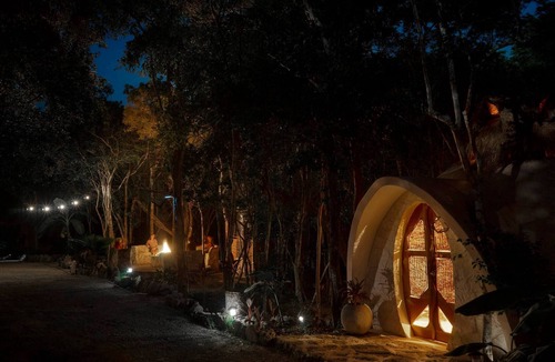 Soliman Bay House | Unique Jungle Dome Ik