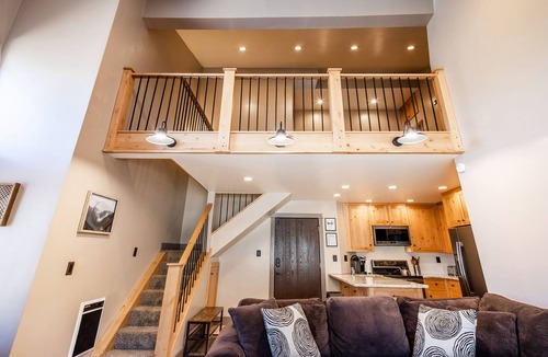 Brian Head Condo | Updated Corner Unit Condo. Next to Giant Steps Ski Lift.