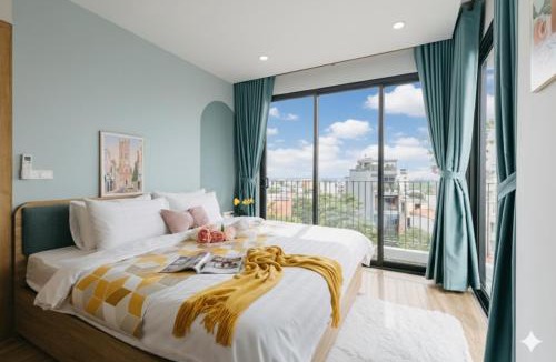 Nhat Tan Apartment | Urban Nomad Living 1BR City Apartment - Stay 24 hours - Flexible Check-in time
