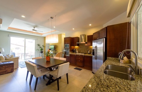 Romantic Zone Condo | V399-Apt 206-CASA TOBY. Modern, QUIET condo in the heart of Zona Romantica