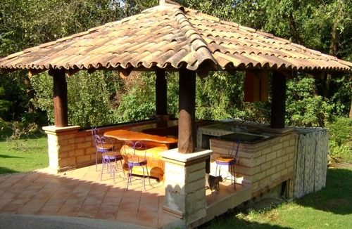 Valle de Bravo House | venue&Home w/bungalow & cabin. Mountain views, indoor pool & soccer field