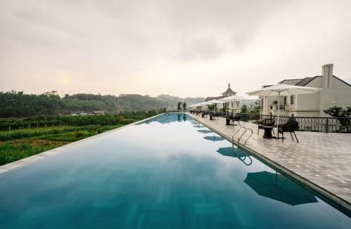 Kim Boi Resort | Venusgiti Hot Spring Resort & Spa