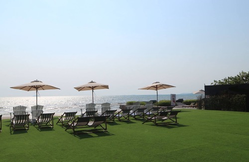 Na Chom Thian Apartment | Veranda Residence Pattaya Pool Villa