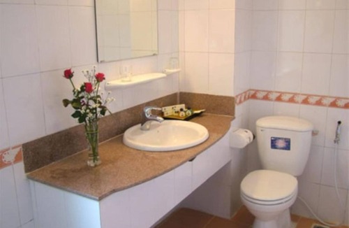 Hong Linh Hotel | Viet Thai Hotel