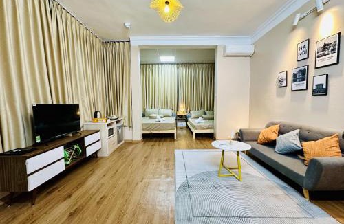 Hang Trong Apartment | Vietnam Travelers Home 2 with Cozy Private Balcony
