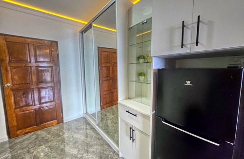 Jomtien Apartment | View Talay 5 - Beachfront Ocean View - High Floor & Huge Pool