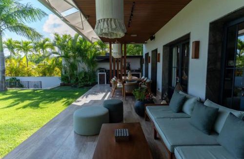 Alfredo V. Bonfil Villa | Villa 4 Flamingos with Waterfront
