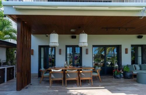 Alfredo V. Bonfil Villa | Villa 4 Flamingos with Waterfront