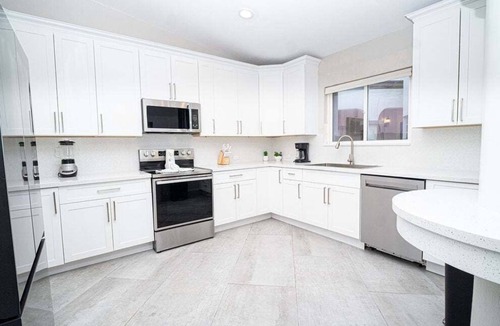 Sandy Beach Villa | Villa 5 – Newly Remodeled Oceanfront Luxury Villa